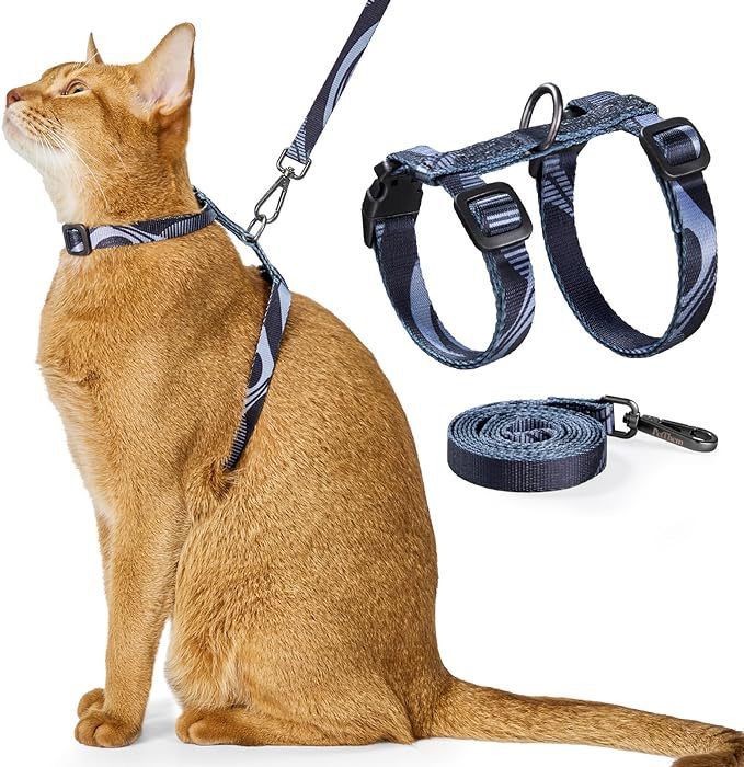 Adjustable Anti-Escape Cat Harness and Leash Set – Soft, Breathable, and Lightweight for Safe Outdoor Adventures with Your Feline Friend (Pink)